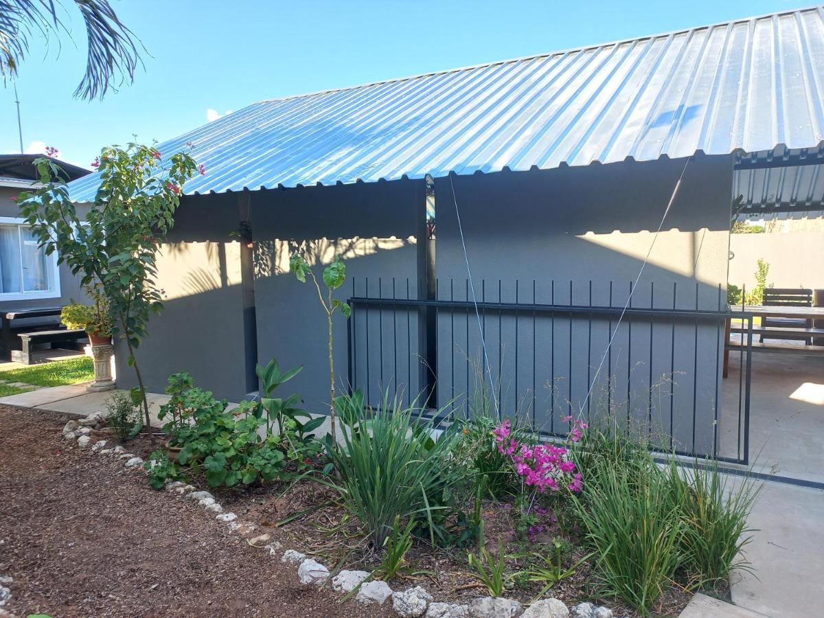 Urban Farm Haus Guesthouse Rundu Exterior foto